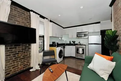 Image de Murray Hill Stunning 1 Lit 1 Bain - Disposition Unique - Meubles Neufs - Moderne