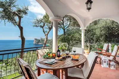 Image de Villa Partenope - Vue spectaculaire sur la mer