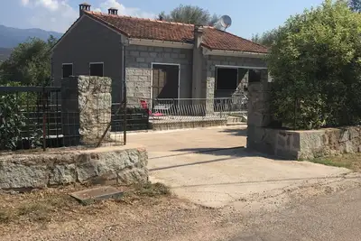 Image de Appartement 70 M2 Tout ÉQUIPÉ, Ideal Pour Familles, Endroit Calme Et Frais.