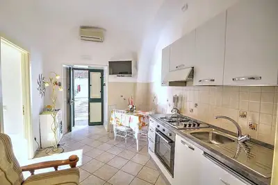 Image de Casa Macrina E: Un appartement gai dans un endroit calme.