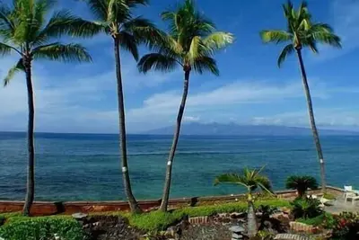 Image de Magnifique front de mer 1 lit 1 salle de bain, condo au deuxième étage