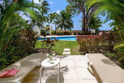 Sapphire Beach 112 - Piscine et vue sur la plage