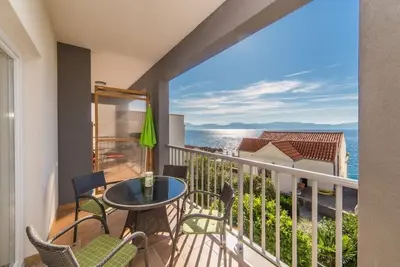 Image de Appartement dans Brist avec Balcon, Climatisation, Wifi (610-4)