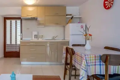 Image de Appartement dans Stivan avec terrasse, Climatisation, Wifi (920-2)