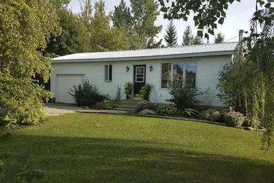 Image de 2 chambres petite maison 1 minute Ă la plage En Option bunkie avec lit queen