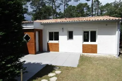 Image de Maison 3 chambres, 6 pers au sein d'une résidence avec piscine à Lacanau océan