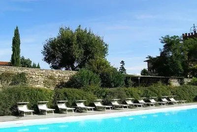 Image de Borgo Bello I: Un appartement élégant et accueillant dans le style caractéristique de la campagne toscane.