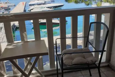 Image de Appartement dans Jadranovo avec vue mer, Balcon, Climatisation, Wifi (3856-1)