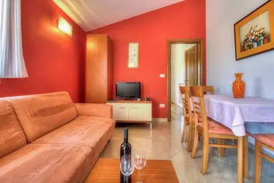 Image de Appartement dans Bašanija avec Balcon, Climatisation, Wifi (113-5)