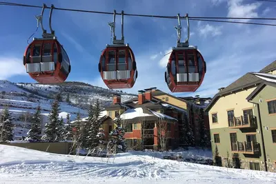 Image de Miners Club ** Ski-in / out ** De luxe, Grand 4 chambres + loft, Meilleurs tarifs, Piscine, Plus