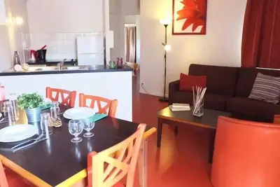 Image de 3 Pièces 6 Personnes 1 bébé