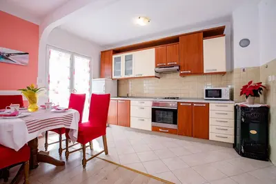 Appartement dans Lopar avec terrasse, Climatisation, Wifi, Machine à laver (4360-3)