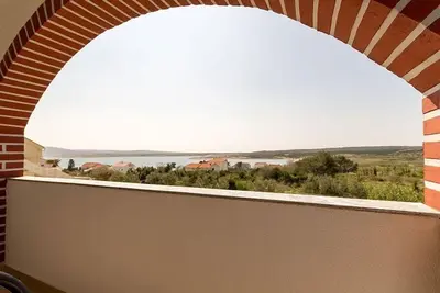 Image de Appartement Studio dans Novalja avec vue mer, terrasse, Climatisation, Wifi (3565-4)