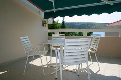 Image de Appartement dans Stara Novalja avec vue mer, terrasse, Climatisation, Wifi (133-2)