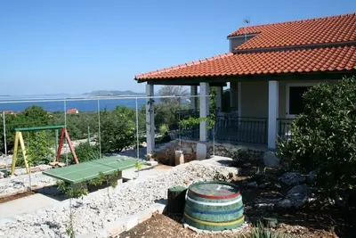 Image de Maison de vacances dans Primošten avec vue mer, terrasse, Climatisation, Wifi (54-1)