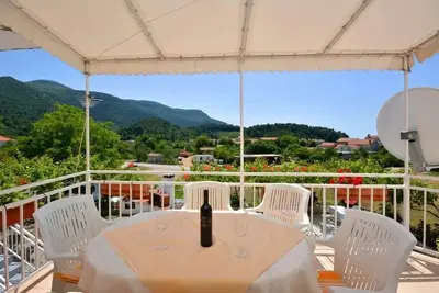 Image de Appartement dans Žuljana avec vue mer, terrasse, Wifi, Lave-vaisselle (3558-2)
