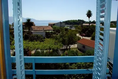 Image de Appartement dans Sućuraj avec vue mer, Balcon, Climatisation, Wifi (3560-2)