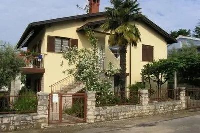 Image de Appartement dans Novigrad avec terrasse, Climatisation, Wifi, Machine à laver (3663-2)