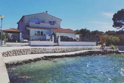Image de Appartement dans Sukošan avec terrasse, Climatisation, Wifi (131-4)