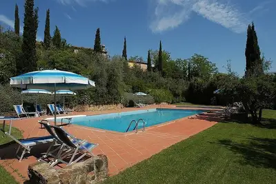 Image de Casa Bonaventura G: Un appartement caractéristique qui couvre tout le premier étage d'une villa dans le style typique de la campagne toscane.