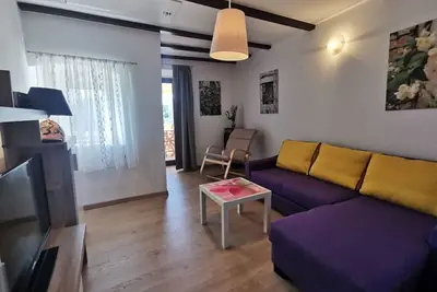 Image de Appartement dans Stivan avec terrasse, Climatisation, Wifi, Machine à laver (920-3)