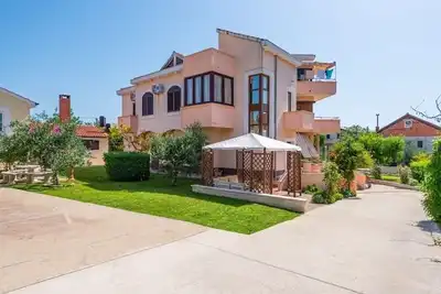 Image de Appartement dans Privlaka avec terrasse, Climatisation, Wifi, Machine Ă laver (821-2)