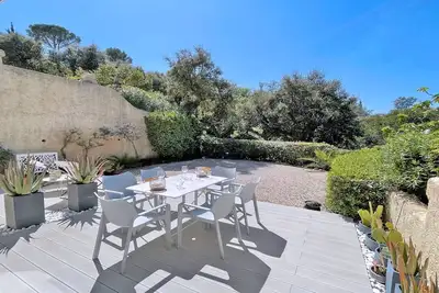 Image de Appartement T2 - 4 personnes - Climatisation - Piscine  et  tennis dans la résidence - WiFi -. . .