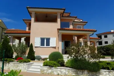 Image de Appartement dans Premantura avec terrasse, Climatisation, Wifi, Machine à laver (3352-28)