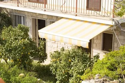 Image de Appartement Studio dans Hvar avec terrasse, Climatisation, Wifi, Machine à laver (221-1)