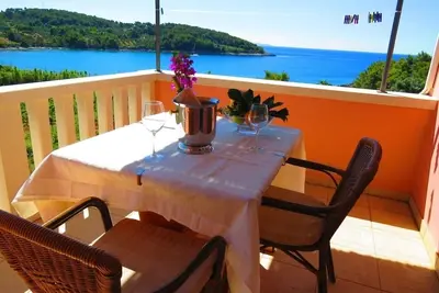 Image de Appartement dans Lumbarda avec vue mer, terrasse, Climatisation, Wifi (856-3)