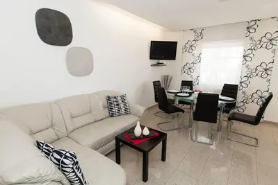 Image de Appartement dans Crikvenica avec vue mer, terrasse, Climatisation, Wifi (3492-10)
