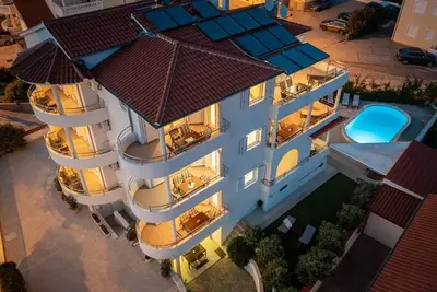 Image de Appartement dans Vodice avec vue mer, terrasse, Climatisation, Wifi (94-4)