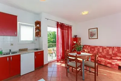 Image de Appartement dans Tučepi avec terrasse, Climatisation, Wifi, Machine à laver (202-3)