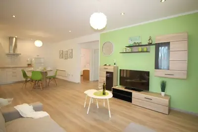 Maison de vacances dans Poreč avec terrasse, Climatisation, Wifi, Lave-vaisselle (4400-2)