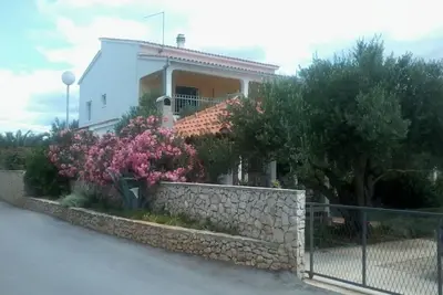 Image de Appartement dans Ražanj avec terrasse, Climatisation, Wifi, Machine à laver (3743-3)