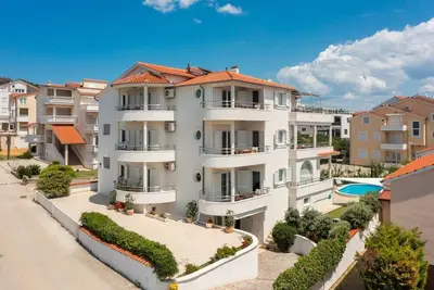 Image de Appartement dans Vodice avec vue mer, terrasse, Climatisation, Wifi (94-5)