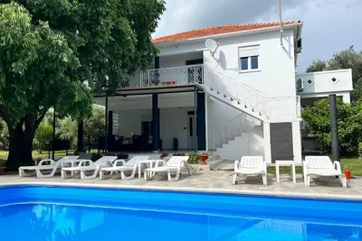 Image de Appartement dans Bibinje avec terrasse, Climatisation, Wifi, Machine à laver (877-1)