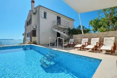 Image de Appartement dans Seget Vranjica avec vue mer, Balcon, Climatisation, Wifi (91-2)