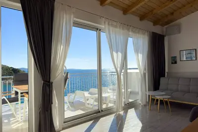 Image de Appartement dans Tribunj avec vue mer, terrasse, Climatisation, Wifi (68-2)