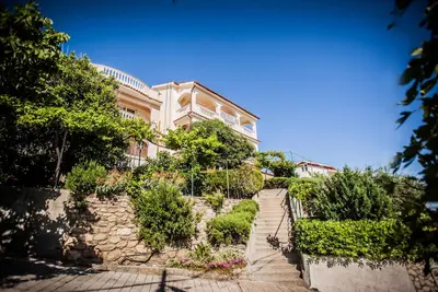 Image de Appartement dans Lopar avec vue mer, terrasse, Wifi, Machine à laver (186-2)