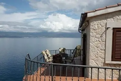 Image de Maison de vacances dans Vrbnik avec vue mer, terrasse, Climatisation, Wifi (3672-1)