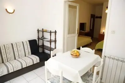 Image de Appartement dans Vodice avec terrasse, Climatisation, Wifi, Machine à laver (4382-2)