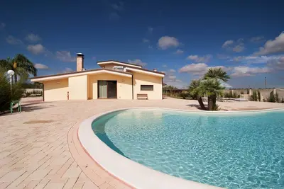 Image de Villa à Melissano avec 4 chambres à coucher, 12 couchages