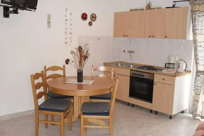 Image de Appartement dans Lopar avec Balcon, Climatisation, Wifi (87-3)