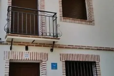 Image de La Plazuela au centre de Navaluenga. Très rénové confortable