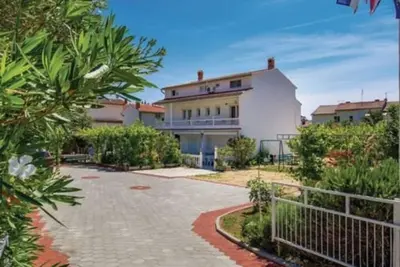 Image de Appartement dans Palit avec terrasse, Climatisation, Wifi, Machine à laver (4386-2)