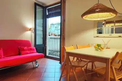 Image de R. G. Central, Tranquil 1br apt. 2beds. La Rambla!