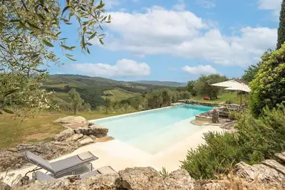 Image de Villa à Lucarelli avec 6 chambres à coucher, 10 couchages
