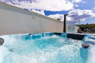 Image de Appartement dans Supetar avec terrasse, Climatisation, Wifi (3553-2)