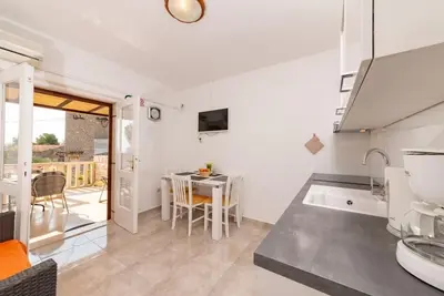 Image de Appartement dans Bol avec vue mer, terrasse, Climatisation, Wifi (3757-3)
